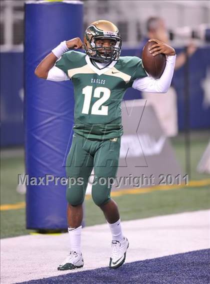 Thumbnail 2 in DeSoto vs. Douglass (Kirk Herbstreit National Kickoff Classic) photogallery.