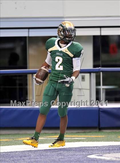 Thumbnail 1 in DeSoto vs. Douglass (Kirk Herbstreit National Kickoff Classic) photogallery.