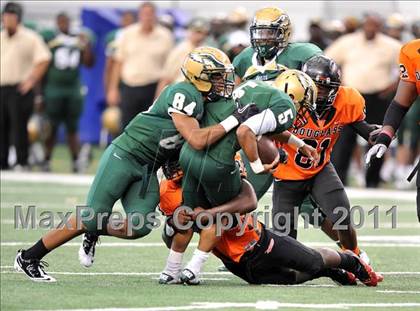 Thumbnail 1 in DeSoto vs. Douglass (Kirk Herbstreit National Kickoff Classic) photogallery.