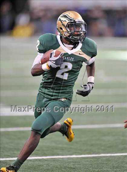 Thumbnail 2 in DeSoto vs. Douglass (Kirk Herbstreit National Kickoff Classic) photogallery.