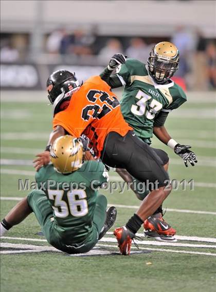 Thumbnail 1 in DeSoto vs. Douglass (Kirk Herbstreit National Kickoff Classic) photogallery.
