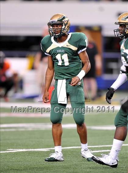 Thumbnail 2 in DeSoto vs. Douglass (Kirk Herbstreit National Kickoff Classic) photogallery.