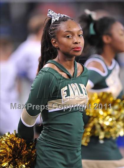 Thumbnail 2 in DeSoto vs. Douglass (Kirk Herbstreit National Kickoff Classic) photogallery.