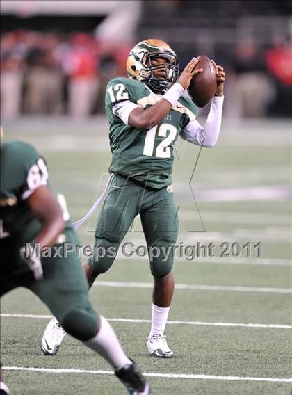 Thumbnail 3 in DeSoto vs. Douglass (Kirk Herbstreit National Kickoff Classic) photogallery.