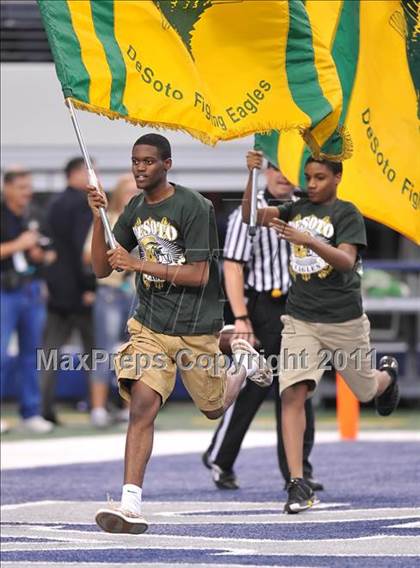 Thumbnail 1 in DeSoto vs. Douglass (Kirk Herbstreit National Kickoff Classic) photogallery.