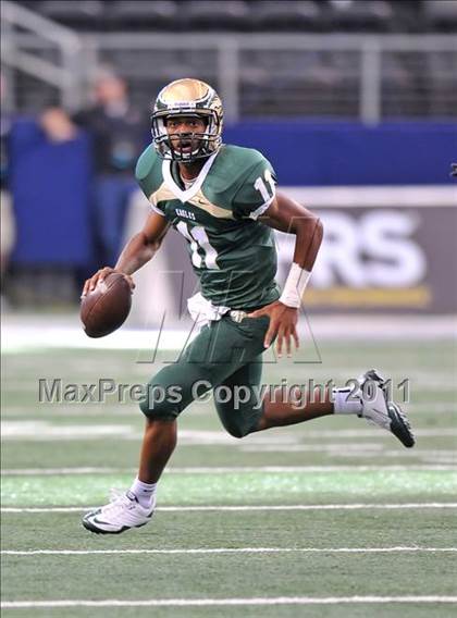 Thumbnail 2 in DeSoto vs. Douglass (Kirk Herbstreit National Kickoff Classic) photogallery.