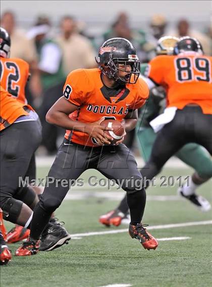 Thumbnail 3 in DeSoto vs. Douglass (Kirk Herbstreit National Kickoff Classic) photogallery.