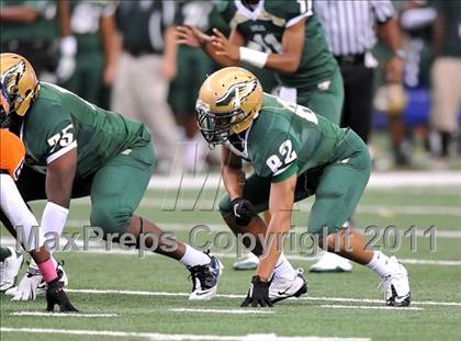 Thumbnail 2 in DeSoto vs. Douglass (Kirk Herbstreit National Kickoff Classic) photogallery.