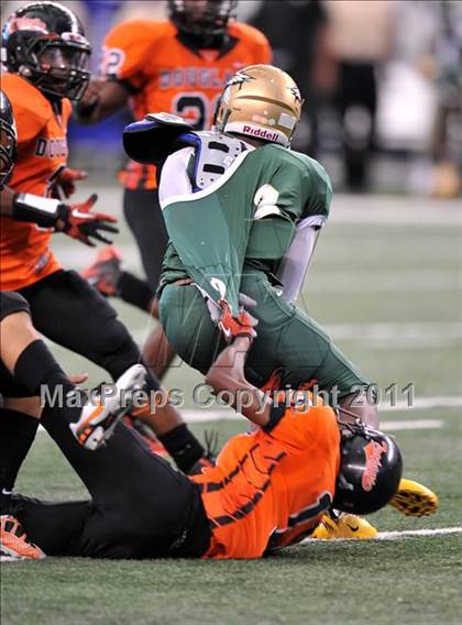 Thumbnail 3 in DeSoto vs. Douglass (Kirk Herbstreit National Kickoff Classic) photogallery.