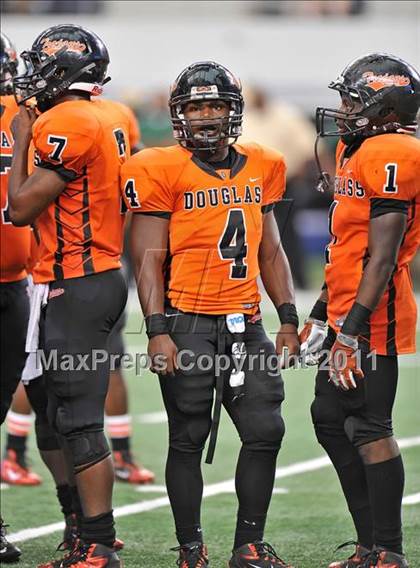 Thumbnail 2 in DeSoto vs. Douglass (Kirk Herbstreit National Kickoff Classic) photogallery.