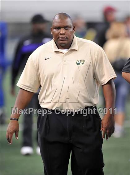 Thumbnail 1 in DeSoto vs. Douglass (Kirk Herbstreit National Kickoff Classic) photogallery.