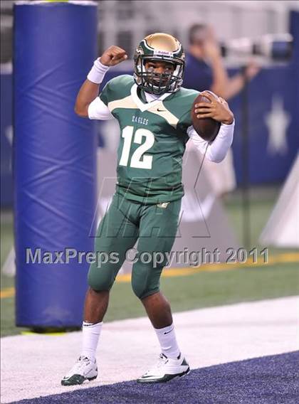 Thumbnail 1 in DeSoto vs. Douglass (Kirk Herbstreit National Kickoff Classic) photogallery.