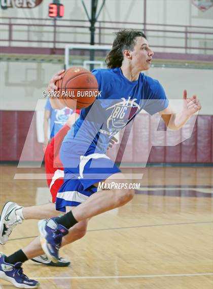 Thumbnail 1 in Big 30 Senior Classic photogallery.