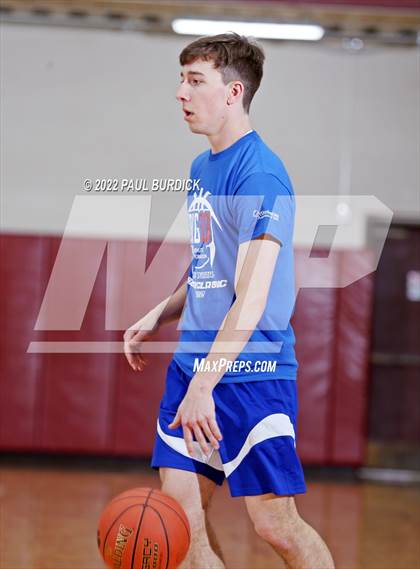 Thumbnail 3 in Big 30 Senior Classic photogallery.