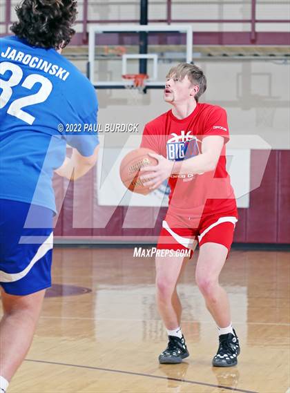Thumbnail 1 in Big 30 Senior Classic photogallery.