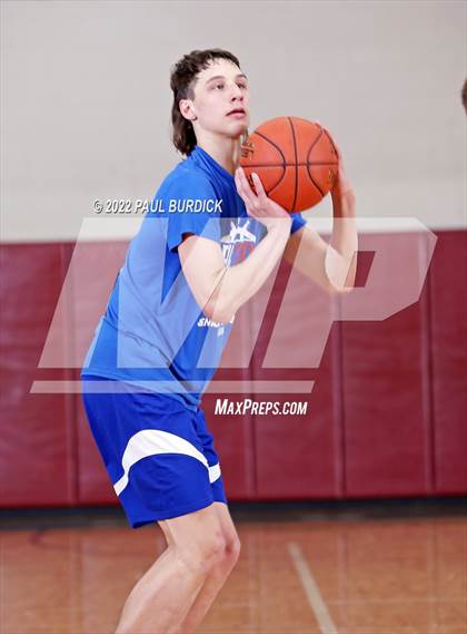 Thumbnail 2 in Big 30 Senior Classic photogallery.