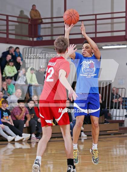 Thumbnail 2 in Big 30 Senior Classic photogallery.