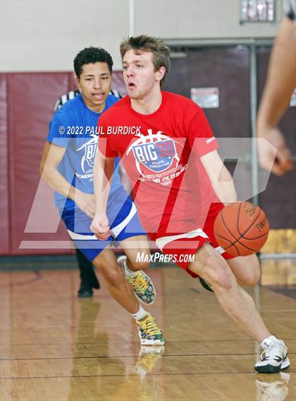 Thumbnail 2 in Big 30 Senior Classic photogallery.