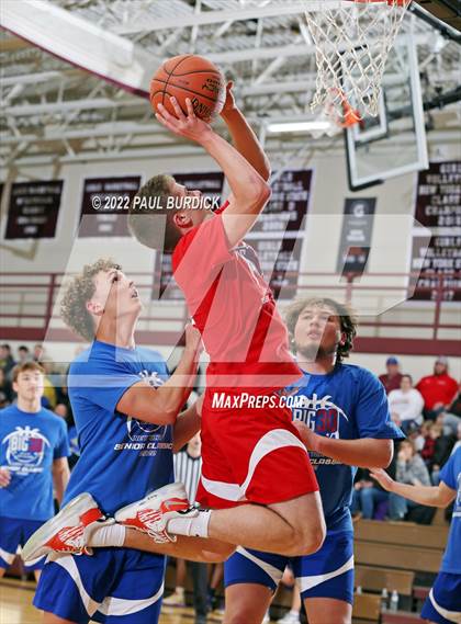 Thumbnail 1 in Big 30 Senior Classic photogallery.