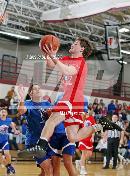 Thumbnail 2 in Big 30 Senior Classic photogallery.