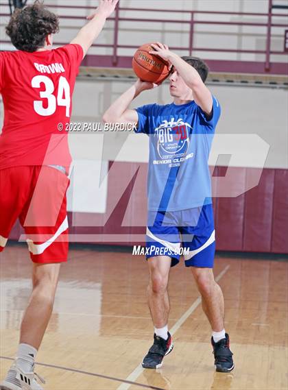Thumbnail 1 in Big 30 Senior Classic photogallery.