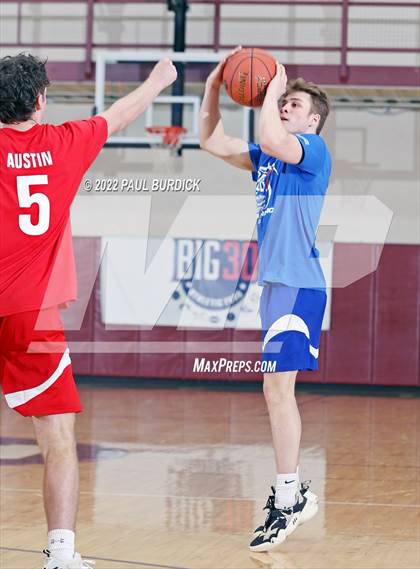 Thumbnail 3 in Big 30 Senior Classic photogallery.