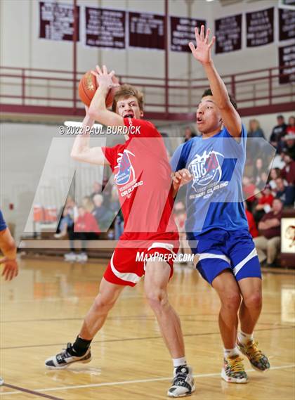 Thumbnail 3 in Big 30 Senior Classic photogallery.