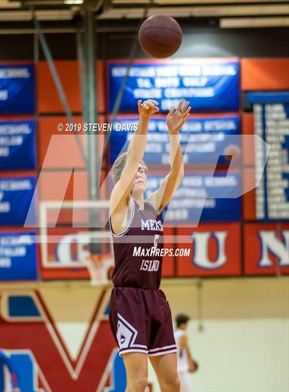 Thumbnail 1 in Mercer Island vs. Mountain View  (Visit Mesa Basketball Challenge) photogallery.