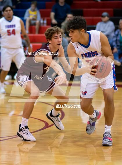 Thumbnail 3 in Mercer Island vs. Mountain View  (Visit Mesa Basketball Challenge) photogallery.