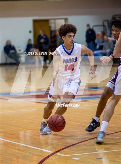 Thumbnail 3 in Mercer Island vs. Mountain View  (Visit Mesa Basketball Challenge) photogallery.