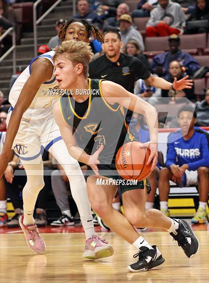 Thumbnail 2 in West Catholic vs. Deer Lakes (PIAA 3A Championship) photogallery.