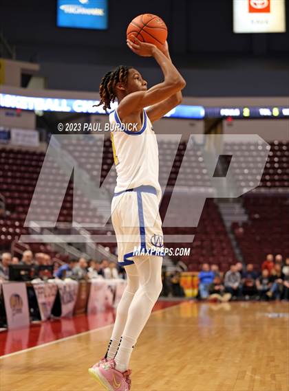 Thumbnail 1 in West Catholic vs. Deer Lakes (PIAA 3A Championship) photogallery.