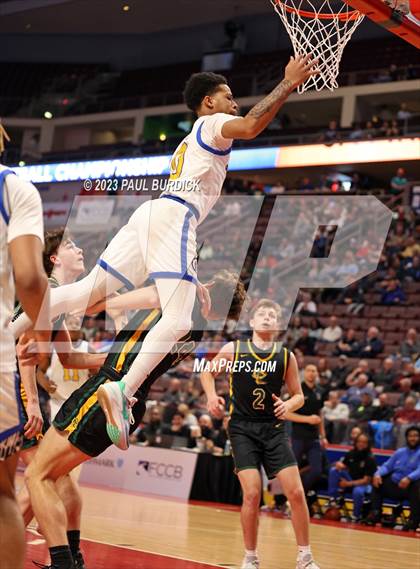 Thumbnail 3 in West Catholic vs. Deer Lakes (PIAA 3A Championship) photogallery.
