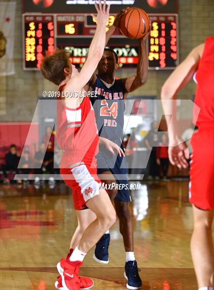 Thumbnail 1 in Rolling Hills Prep @ Mater Dei (Nike Extravaganza) photogallery.