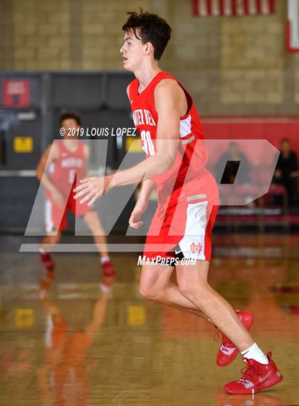 Thumbnail 1 in Rolling Hills Prep @ Mater Dei (Nike Extravaganza) photogallery.