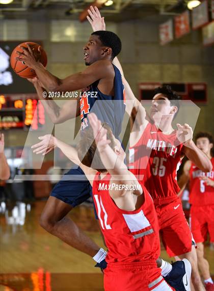 Thumbnail 3 in Rolling Hills Prep @ Mater Dei (Nike Extravaganza) photogallery.
