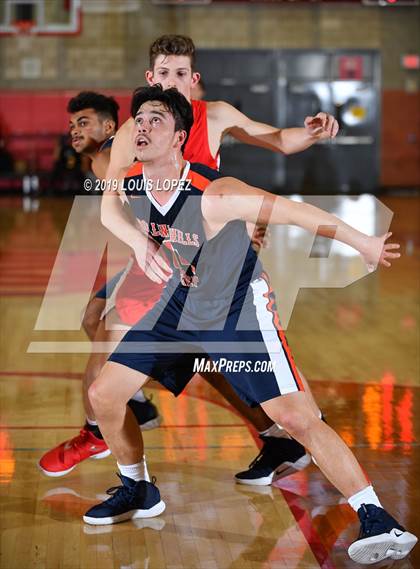 Thumbnail 1 in Rolling Hills Prep @ Mater Dei (Nike Extravaganza) photogallery.