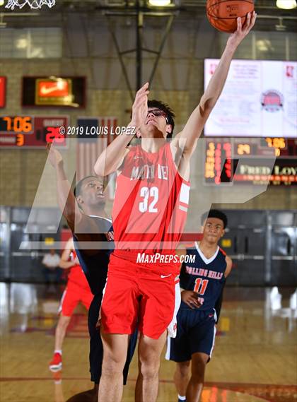 Thumbnail 3 in Rolling Hills Prep @ Mater Dei (Nike Extravaganza) photogallery.