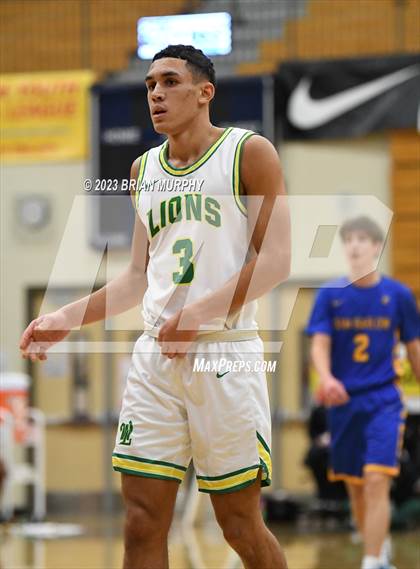 Thumbnail 1 in Barlow vs. West Linn (Les Schwab Invitational) photogallery.