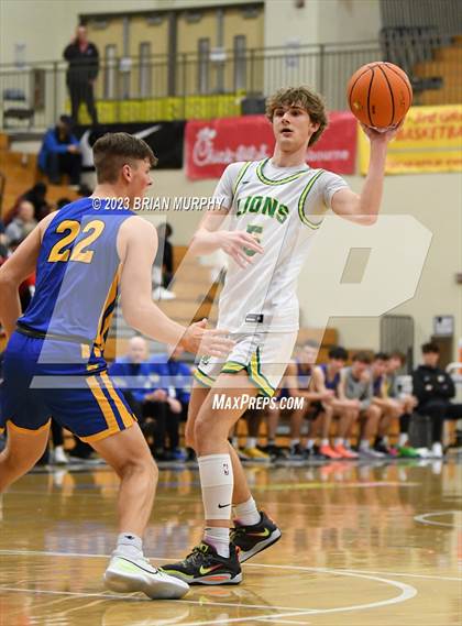 Thumbnail 3 in Barlow vs. West Linn (Les Schwab Invitational) photogallery.