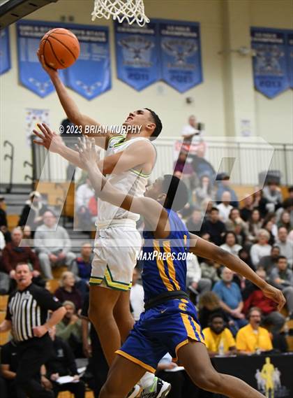 Thumbnail 2 in Barlow vs. West Linn (Les Schwab Invitational) photogallery.
