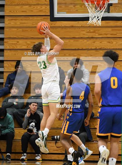 Thumbnail 2 in Barlow vs. West Linn (Les Schwab Invitational) photogallery.