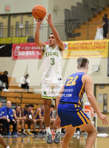 Thumbnail 1 in Barlow vs. West Linn (Les Schwab Invitational) photogallery.