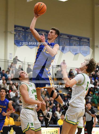 Thumbnail 2 in Barlow vs. West Linn (Les Schwab Invitational) photogallery.