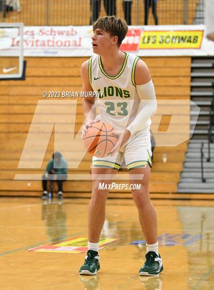 Thumbnail 2 in Barlow vs. West Linn (Les Schwab Invitational) photogallery.