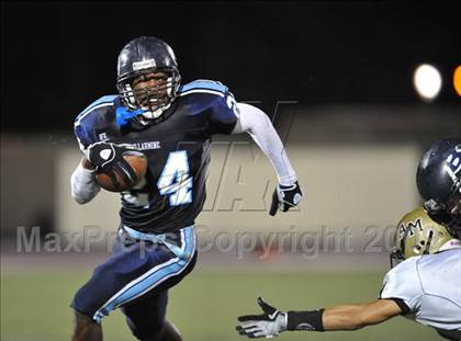 Thumbnail 2 in Archbishop Mitty vs. Bellarmine Prep photogallery.