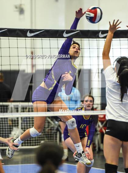 Thumbnail 2 in Salinas vs. Lowell (Tiger Cup Invitational) photogallery.
