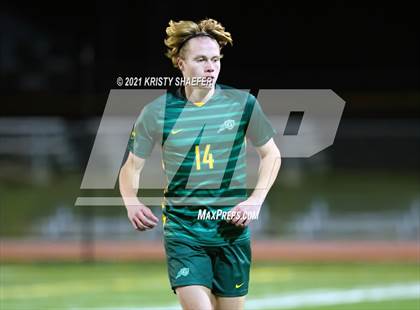 Thumbnail 3 in Holly Springs vs. Cardinal Gibbons photogallery.