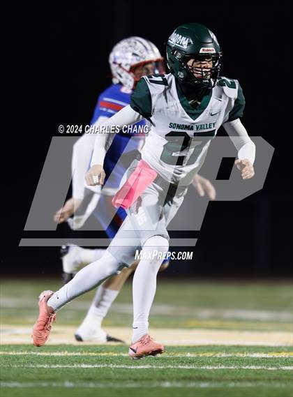 Thumbnail 3 in St. Vincent de Paul vs. Sonoma Valley (CIF NCS D5 Finals) photogallery.