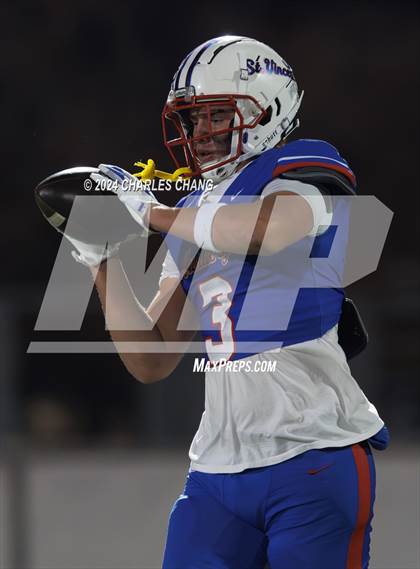 Thumbnail 3 in St. Vincent de Paul vs. Sonoma Valley (CIF NCS D5 Finals) photogallery.